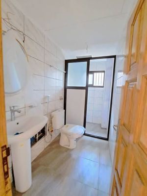 Appartement modernes haut-standing nouvellement construit à Logbessou - Image 3