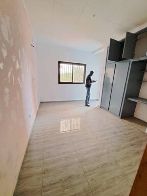 Appartement modernes haut-standing nouvellement construit à Logbessou - Image 4