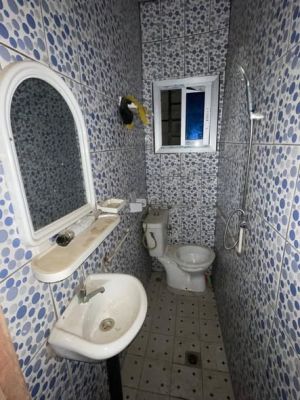 Studio moderne rail sur pavees à 100f de la route - Image 2