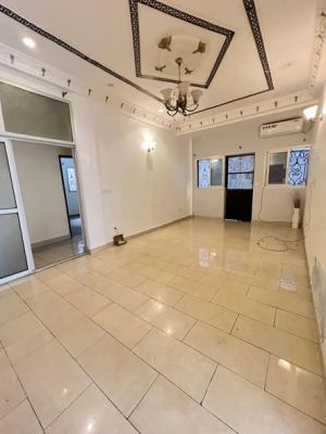 Studio moderne climatisé partout au rez-de-chaussée à Logpom Carrefour express - Image 3