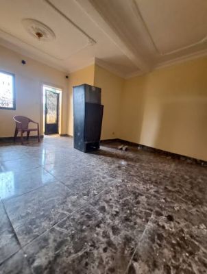 APPARTEMENT MODERNE  Situé à bordure de route secondaire goudronnée - Image 1