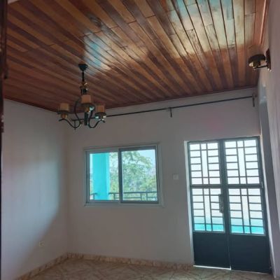 Studio libre à Odza (borne 12) immeuble nouvellement construit avec gardien - Image 3