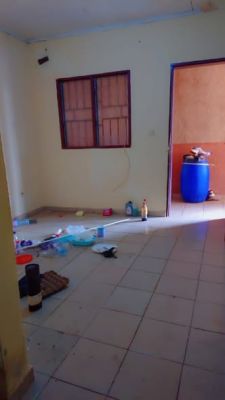 Tres Belle chambre modern quon vient de liberer a damas sainte Marie ezala a 7min de La route eau forage compteur div... - Image 2