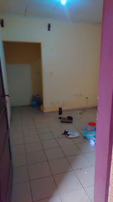 Tres Belle chambre modern quon vient de liberer a damas sainte Marie ezala a 7min de La route eau forage compteur div... - Image 5