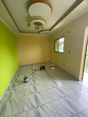 Magnifique studio staffé à louer à Ndogbong 50 mettres de la route - Image 1