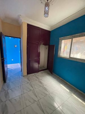 Magnifique studio staffé à louer à Ndogbong 50 mettres de la route - Image 3