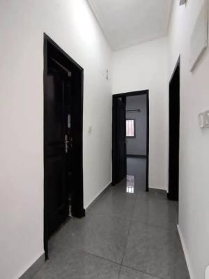 JOLI ET VASTE APPARTEMENT  MODERNE, PROPRE ET ENTIÈREMENT STAFFÉ - Image 4