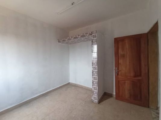 STUDIO À LOUER – NKOLMESSENG (YAOUNDÉ) - Image 4